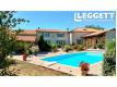 Très jolie propriété en pierre entièrement rénovée, avec terrain et piscine Charente Chazelles